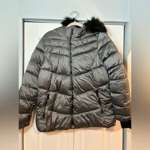 ZeroXposur Gray Puffer Jacket with Faux Fur Hood – Size Large